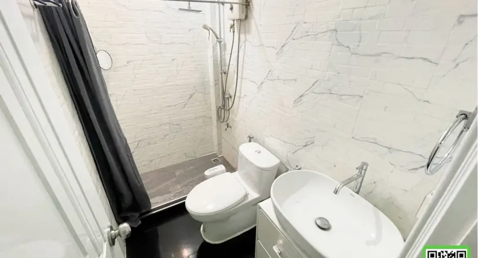 Reihenhaus zum Kauf mit 2 Zimmer in Mueang Uttaradit, Uttaradit