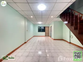 出售 2 卧室 联排别墅 在 Mueang Uttaradit, Uttaradit