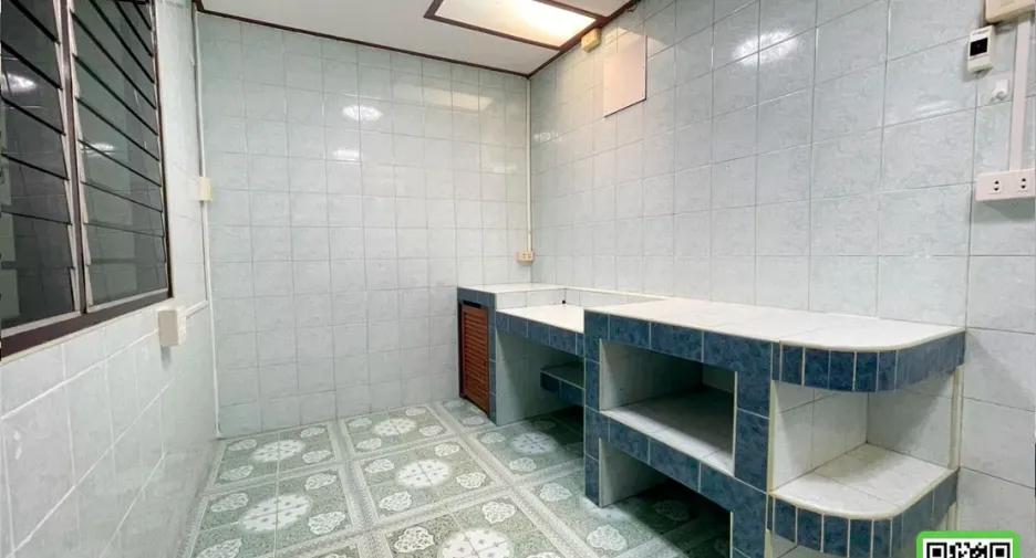 Reihenhaus zum Kauf mit 2 Zimmer in Mueang Uttaradit, Uttaradit