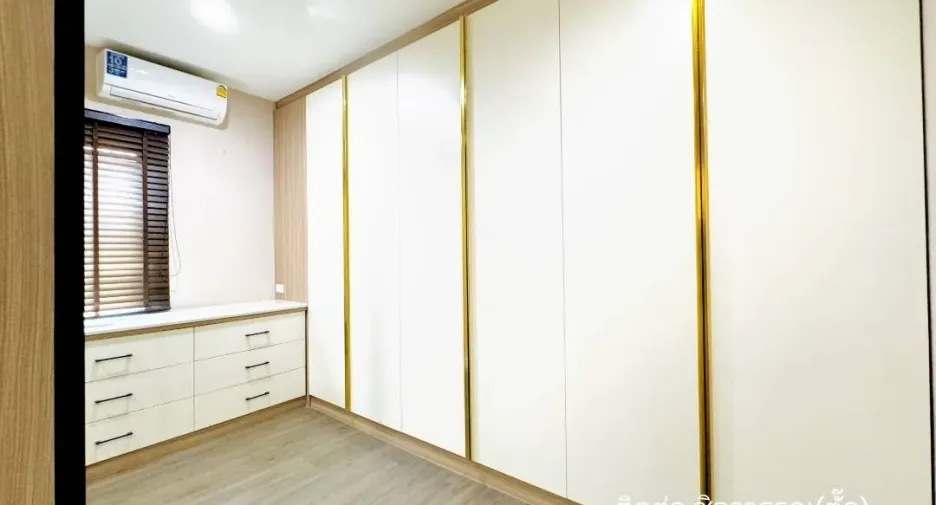 Casa en venta de 4 habitaciones en Thanyaburi, Pathum Thani