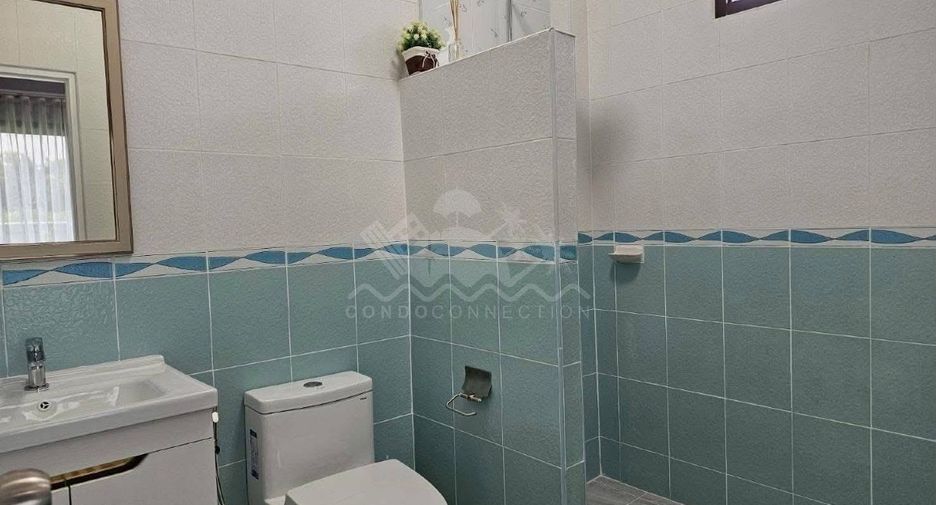 Продажа 3 спальни дом в Саттахип, Чонбури