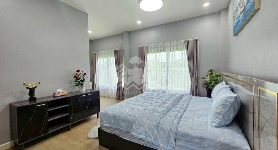 Продажа 3 спальни дом в Саттахип, Чонбури