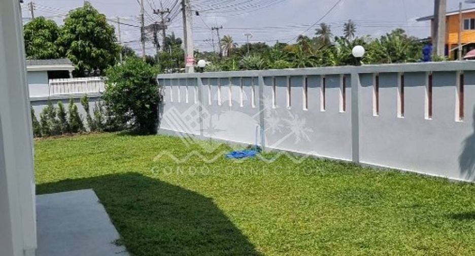 Продажа 3 спальни дом в Саттахип, Чонбури