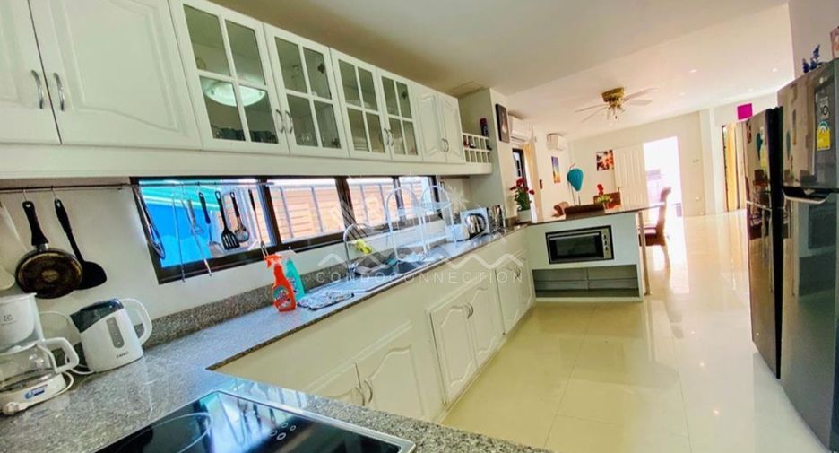 For rent 6 bedrooms house in East Pattaya, Pattaya