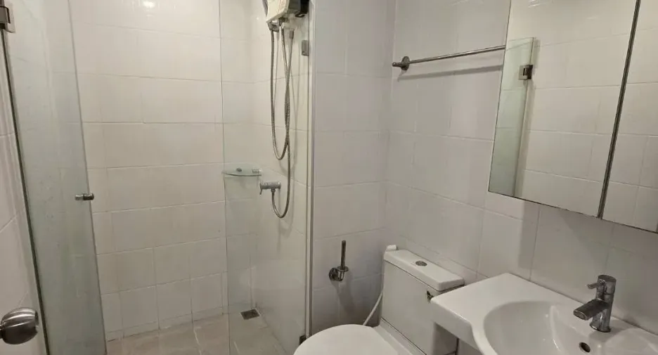 Condo en alquiler de 2 habitaciones en Thon Buri, Bangkok