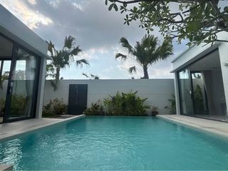 For rent 4 ベッドルーム villa in Mueang Phuket, Phuket