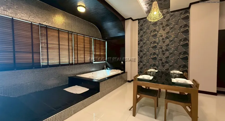 For rent 2 bedrooms condo in Bang Lamung, Chonburi