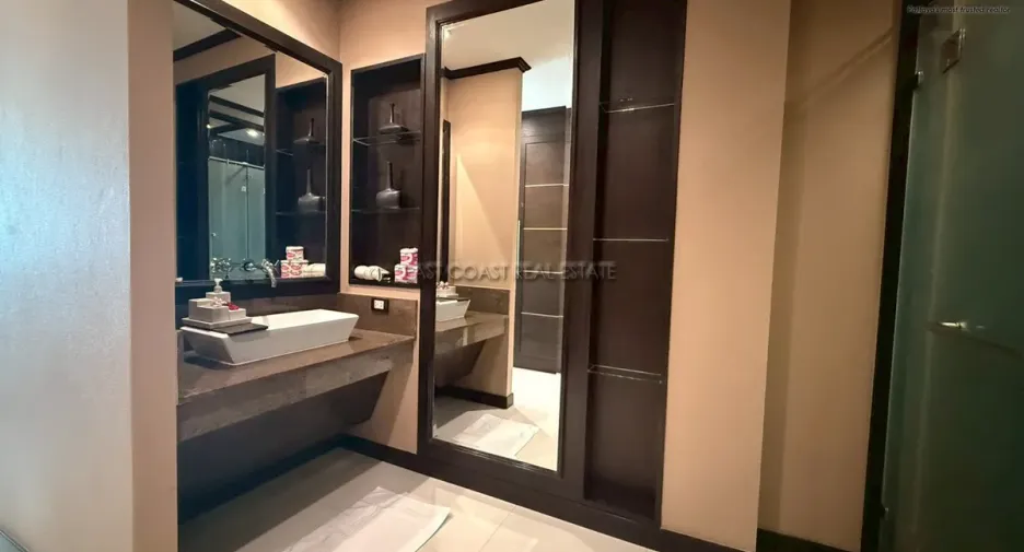 For rent 2 bedrooms condo in Bang Lamung, Chonburi