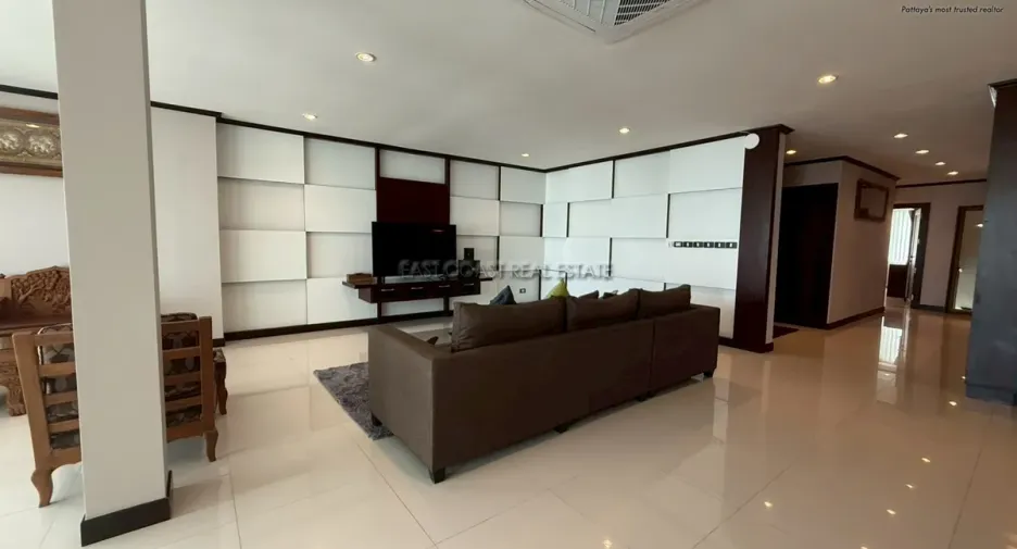 For rent 2 bedrooms condo in Bang Lamung, Chonburi
