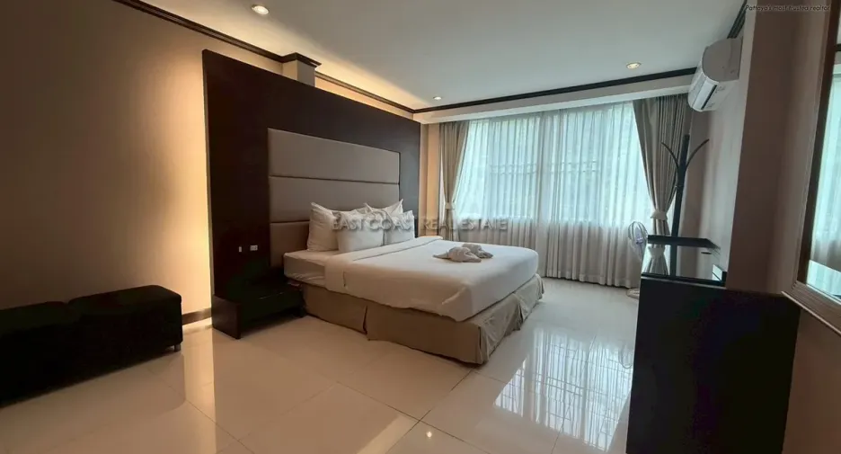 For rent 2 bedrooms condo in Bang Lamung, Chonburi
