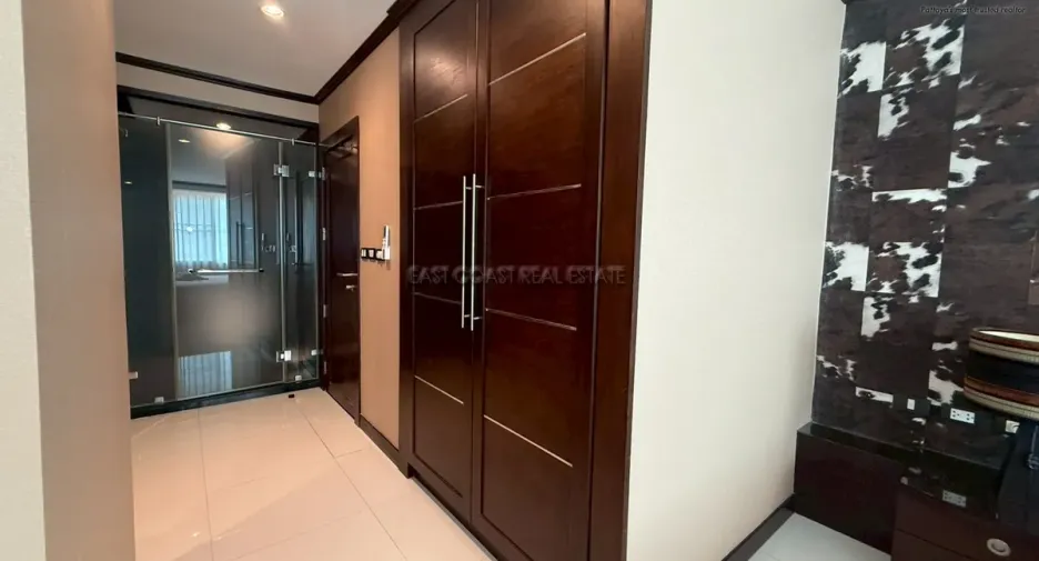For rent 2 bedrooms condo in Bang Lamung, Chonburi