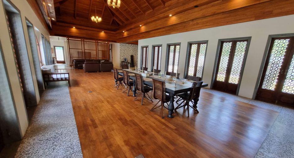 For sale 5 bedrooms villa in Thalang, Phuket