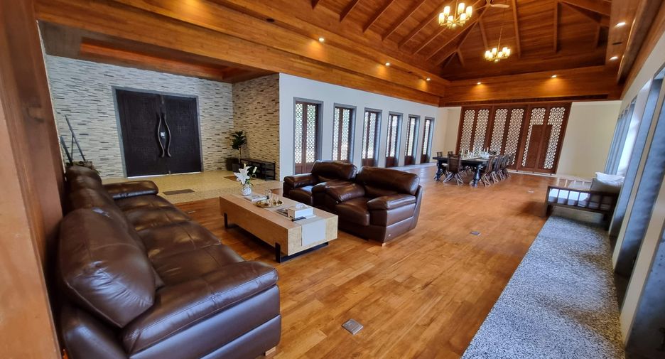 For sale 5 bedrooms villa in Thalang, Phuket