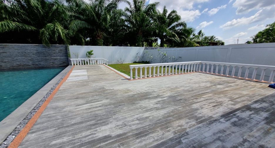For sale 5 bedrooms villa in Thalang, Phuket