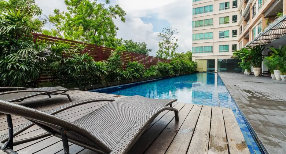 À louer 2 chambres condo à Yan Nawa, Bangkok