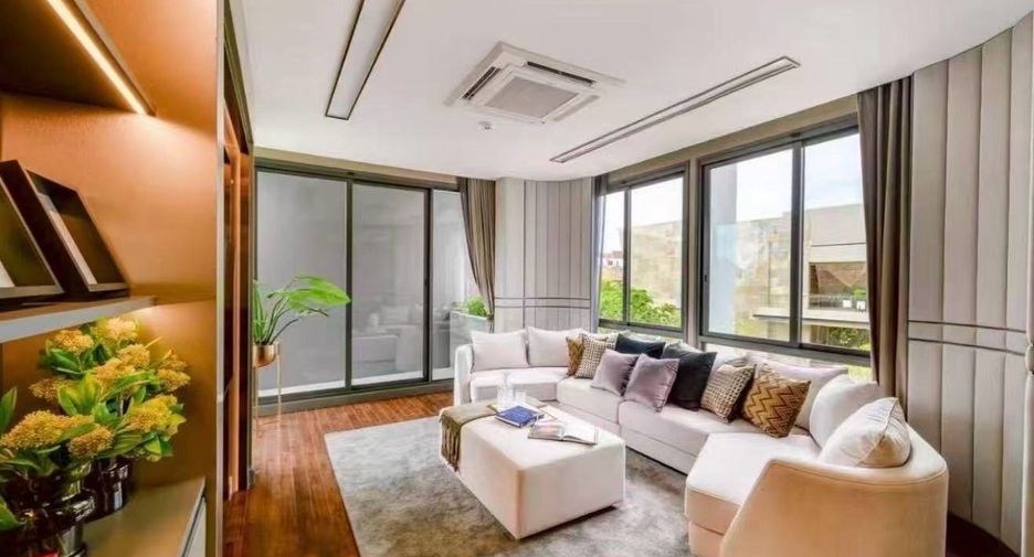 Haus zur Miete mit 4 Zimmer in Huai Khwang, Bangkok