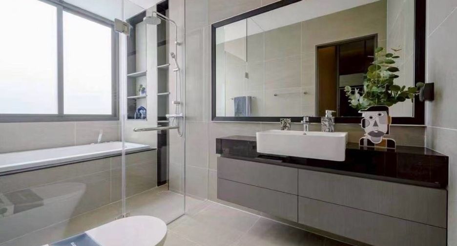 Haus zur Miete mit 4 Zimmer in Huai Khwang, Bangkok