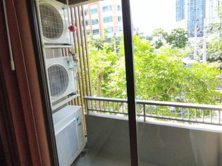 For sale 2 bedrooms condo in Huai Khwang, Bangkok