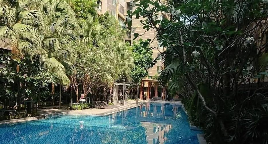 For sale 2 bedrooms condo in Huai Khwang, Bangkok