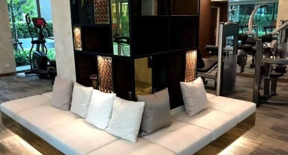 For sale 2 bedrooms condo in Huai Khwang, Bangkok