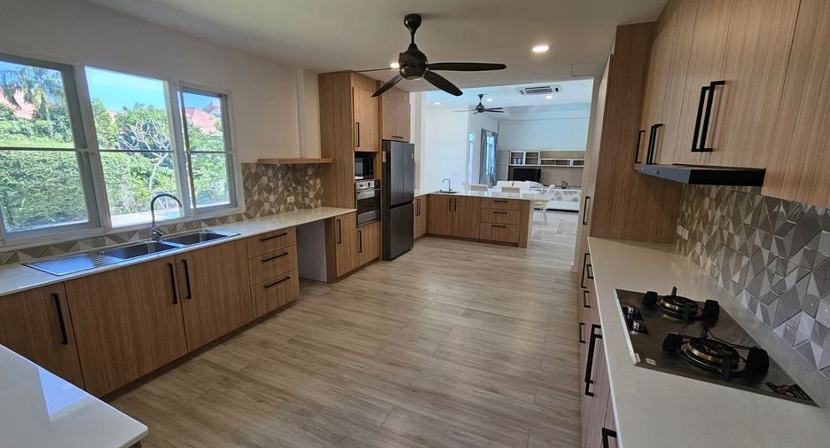 Villa zum Kauf mit 4 Zimmer in Mueang Phuket, Phuket