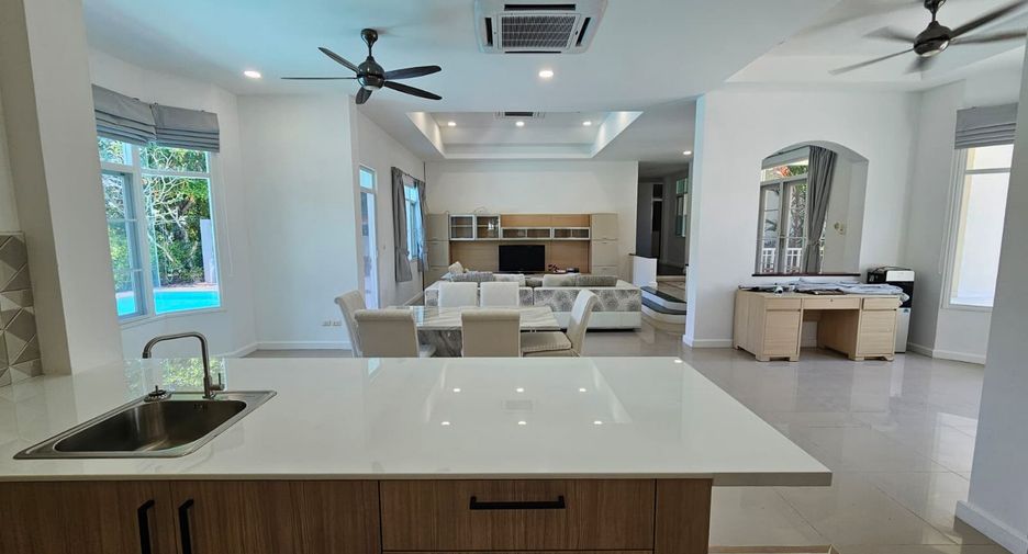 Villa zum Kauf mit 4 Zimmer in Mueang Phuket, Phuket
