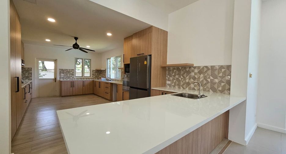 Villa zum Kauf mit 4 Zimmer in Mueang Phuket, Phuket