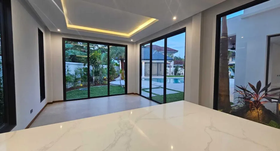 For sale 4 bedrooms house in Mueang Phuket, Phuket
