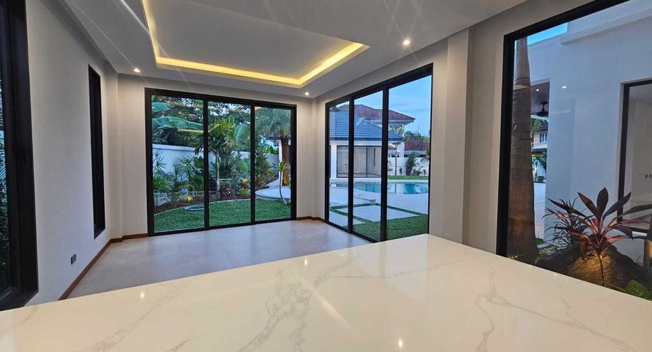 Haus zum Kauf mit 4 Zimmer in Mueang Phuket, Phuket
