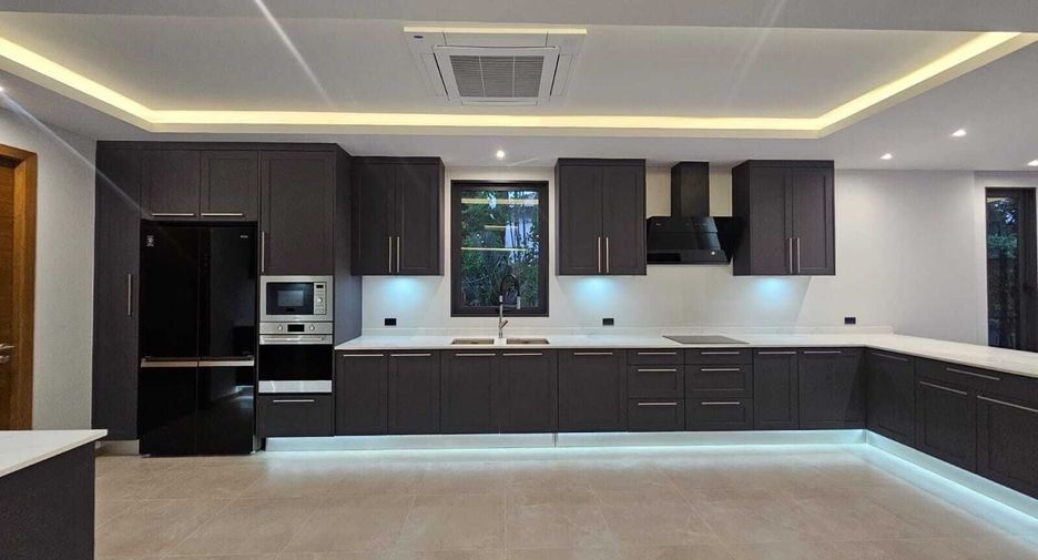 Haus zum Kauf mit 4 Zimmer in Mueang Phuket, Phuket