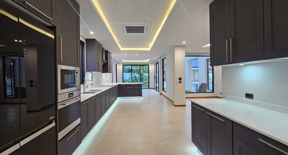 Haus zum Kauf mit 4 Zimmer in Mueang Phuket, Phuket