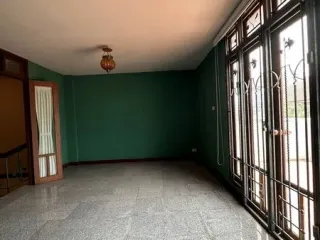 Аренда 4 спальни таунхаус в Кхлонг Тоеи, Бангкок