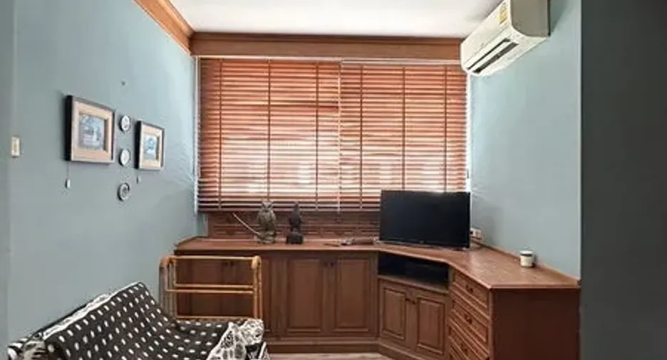 Casa adosada en alquiler de 4 habitaciones en Khlong Toei, Bangkok