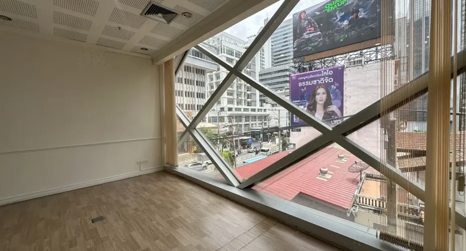 For rent office in Khlong Toei, Bangkok