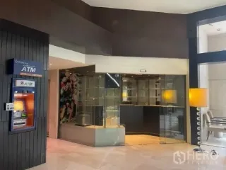 For rent retail Space in Watthana, Bangkok