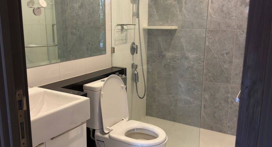 À louer et à vendre 1 chambre condo à Huai Khwang, Bangkok