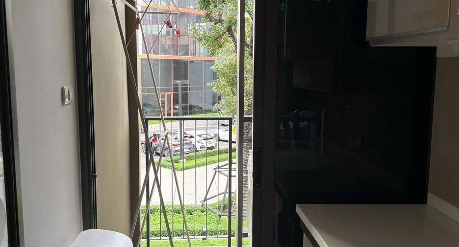 À louer et à vendre 1 chambre condo à Huai Khwang, Bangkok