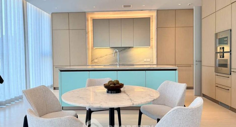 For rent 4 ベッドルーム condo in Khlong Toei, Bangkok