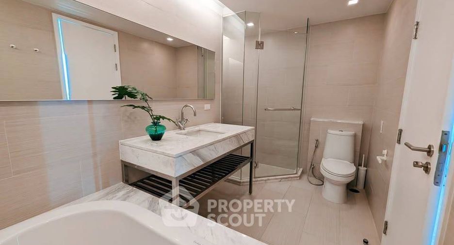 For rent 3 bedrooms condo in Sathon, Bangkok