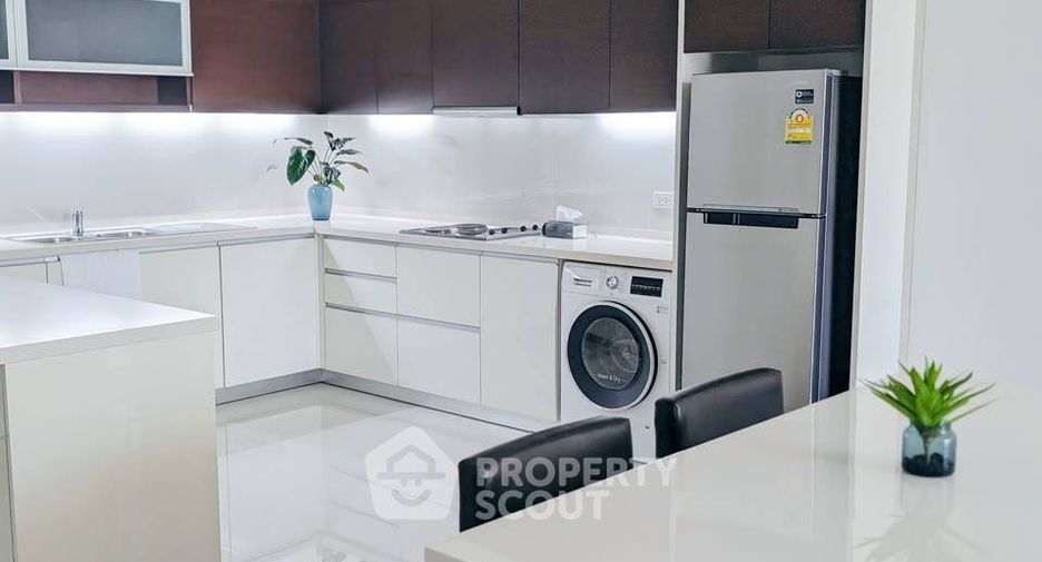 For rent 3 bedrooms condo in Sathon, Bangkok