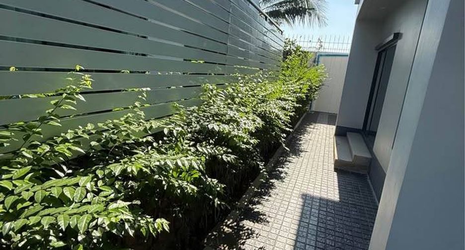 Haus zur Miete mit 4 Zimmer in Prawet, Bangkok