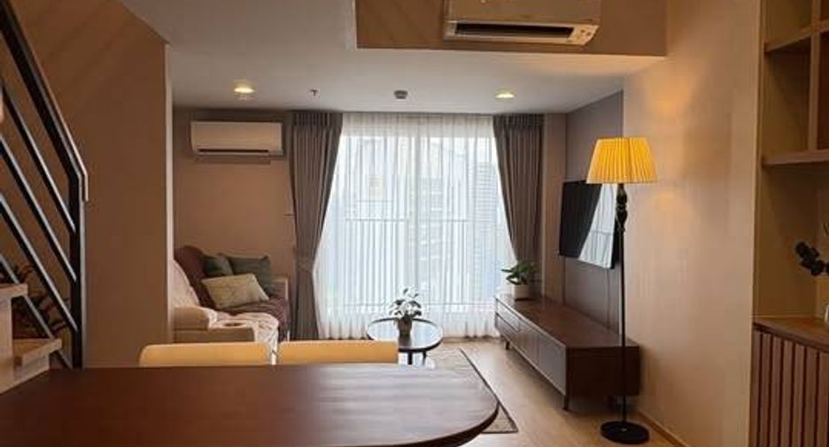 For rent 2 bedrooms condo in Bang Rak, Bangkok