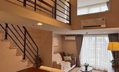 For rent 2 bedrooms condo in Bang Rak, Bangkok