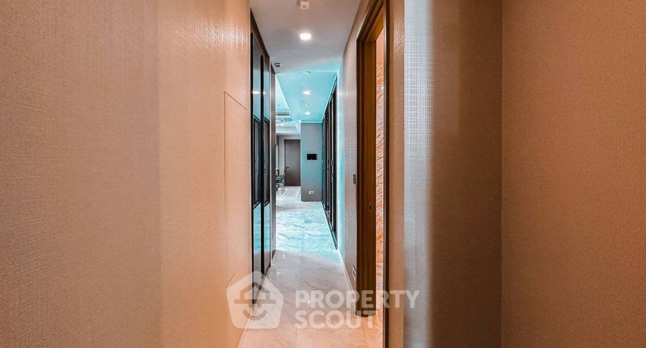 For rent and for sale 1 bed condo in Watthana, Bangkok