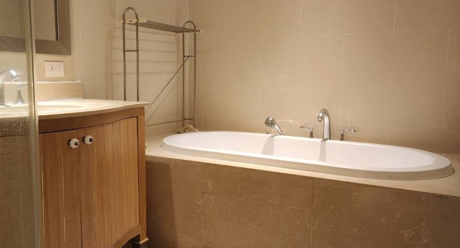 Продажа 1 кровать кондо в Сатхон, Бангкок
