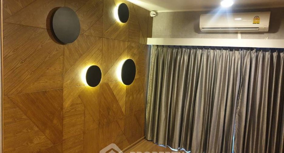 For sale 2 ベッドルーム condo in Phra Khanong, Bangkok