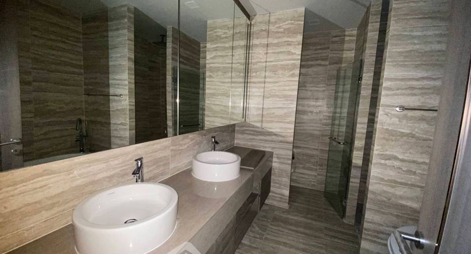 Продажа 3 спальни кондо в Кхлонг Тоеи, Бангкок