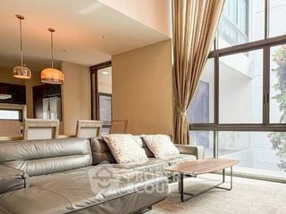 Haus zum Kauf mit 5 Zimmer in Huai Khwang, Bangkok