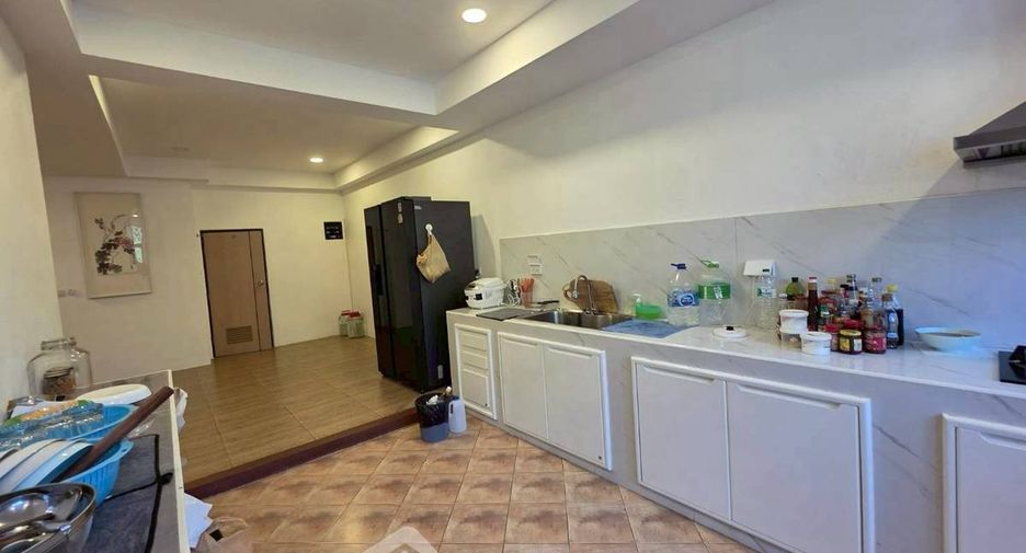 À vendre 5 chambres maison de ville à Jomtien, Pattaya