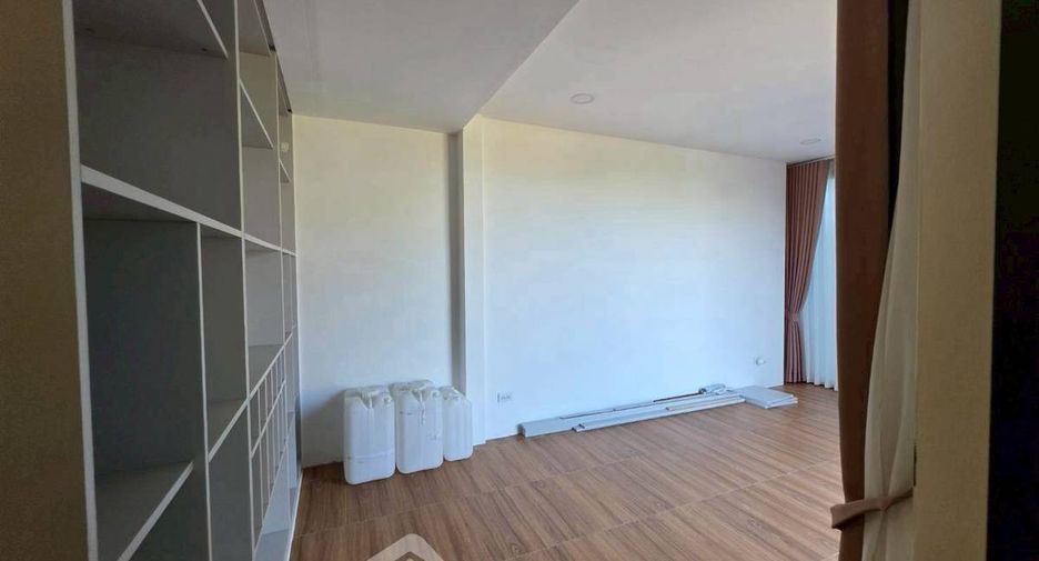 À vendre 5 chambres maison de ville à Jomtien, Pattaya